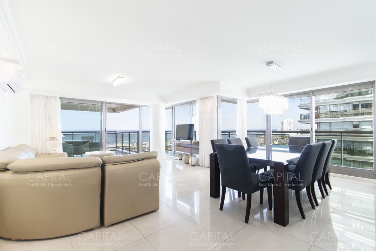 Apartamento en Brava, 3 dormitorios *