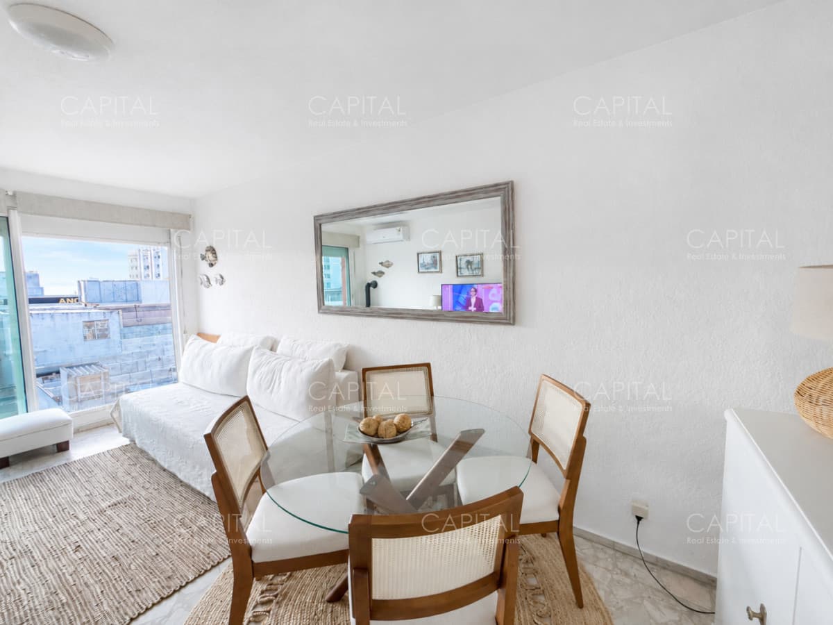 Apartamento Reciclado de Un Dormitorio en Venta Península de Punta del Este