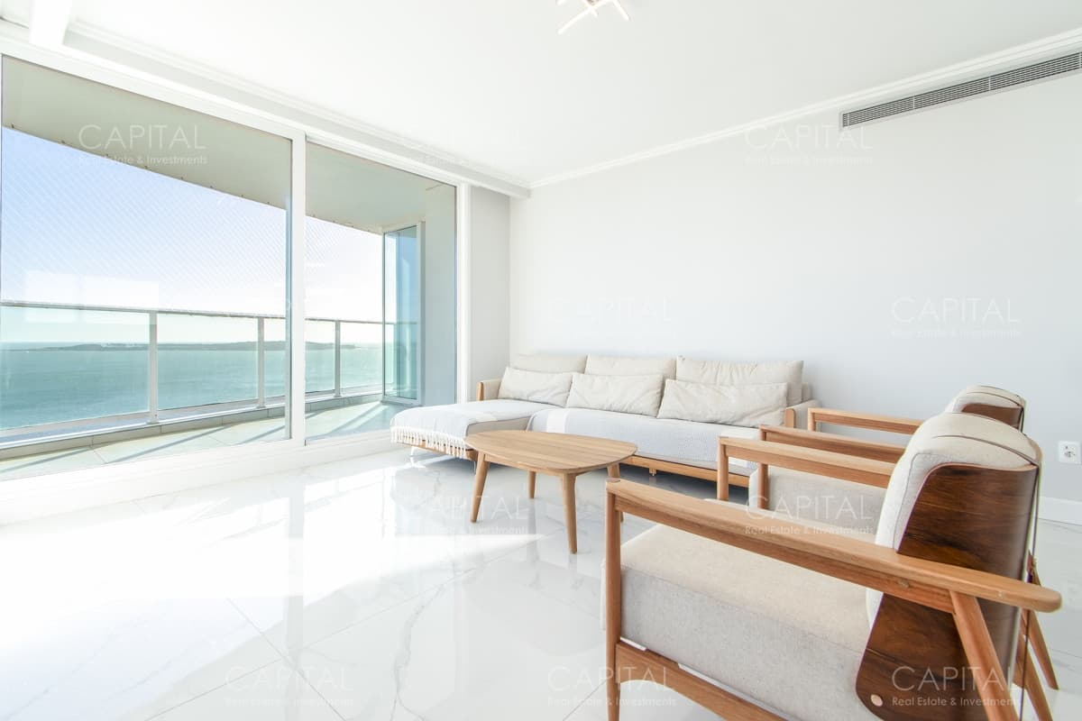 Paramount De Tres Dormitorios En Suites + Dependencia En Alquiler