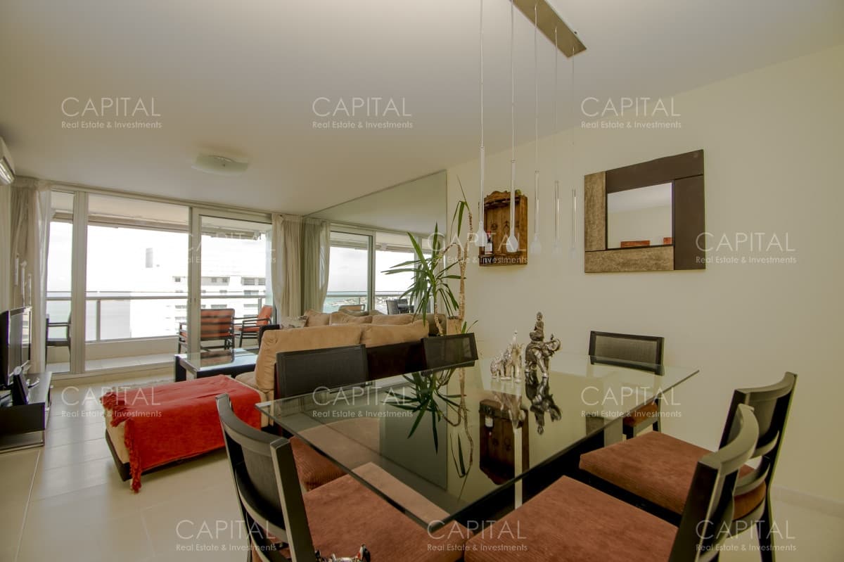 Apartamento Season Tower Playa Mansa 2 dormitorios Jacuzzi mirando al Mar