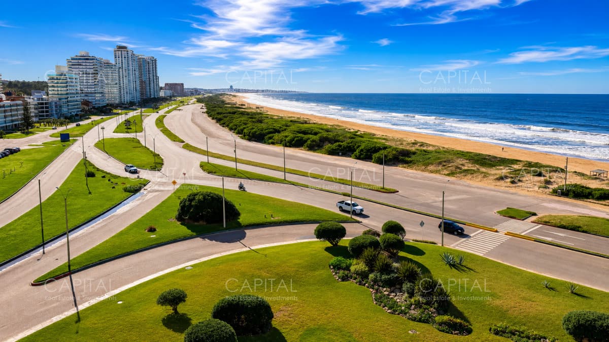 Apartamento en venta de 4 dormitorios en Playa Brava.