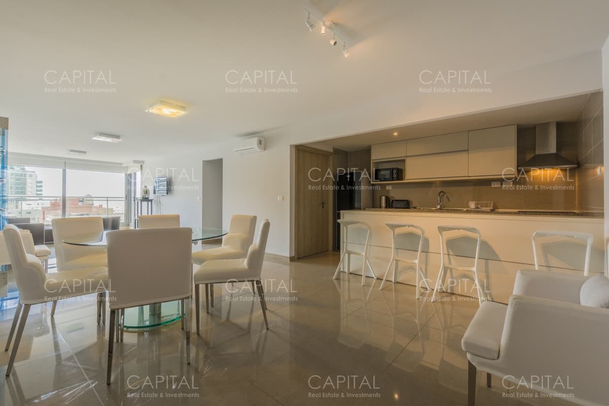 Departamento en venta y alquiler de tres dormitorios con muy buenos servicios