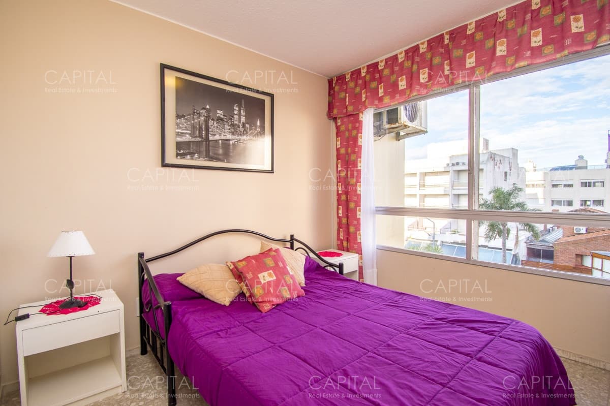 Muy buen apartamento de 3 dormitorios sobre Gorlero - Venta
