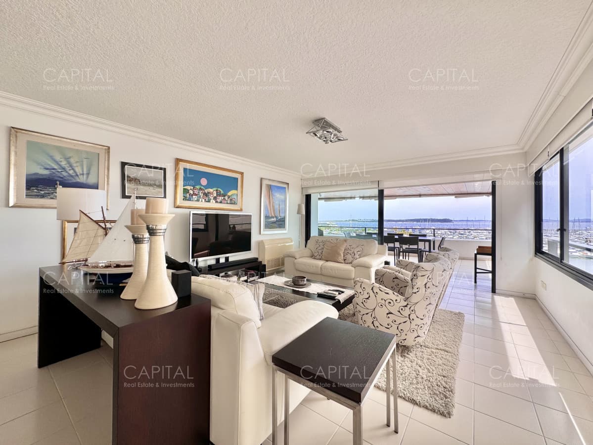 Departamento en Venta Puerto de Punta del Este Tres Dormitorios