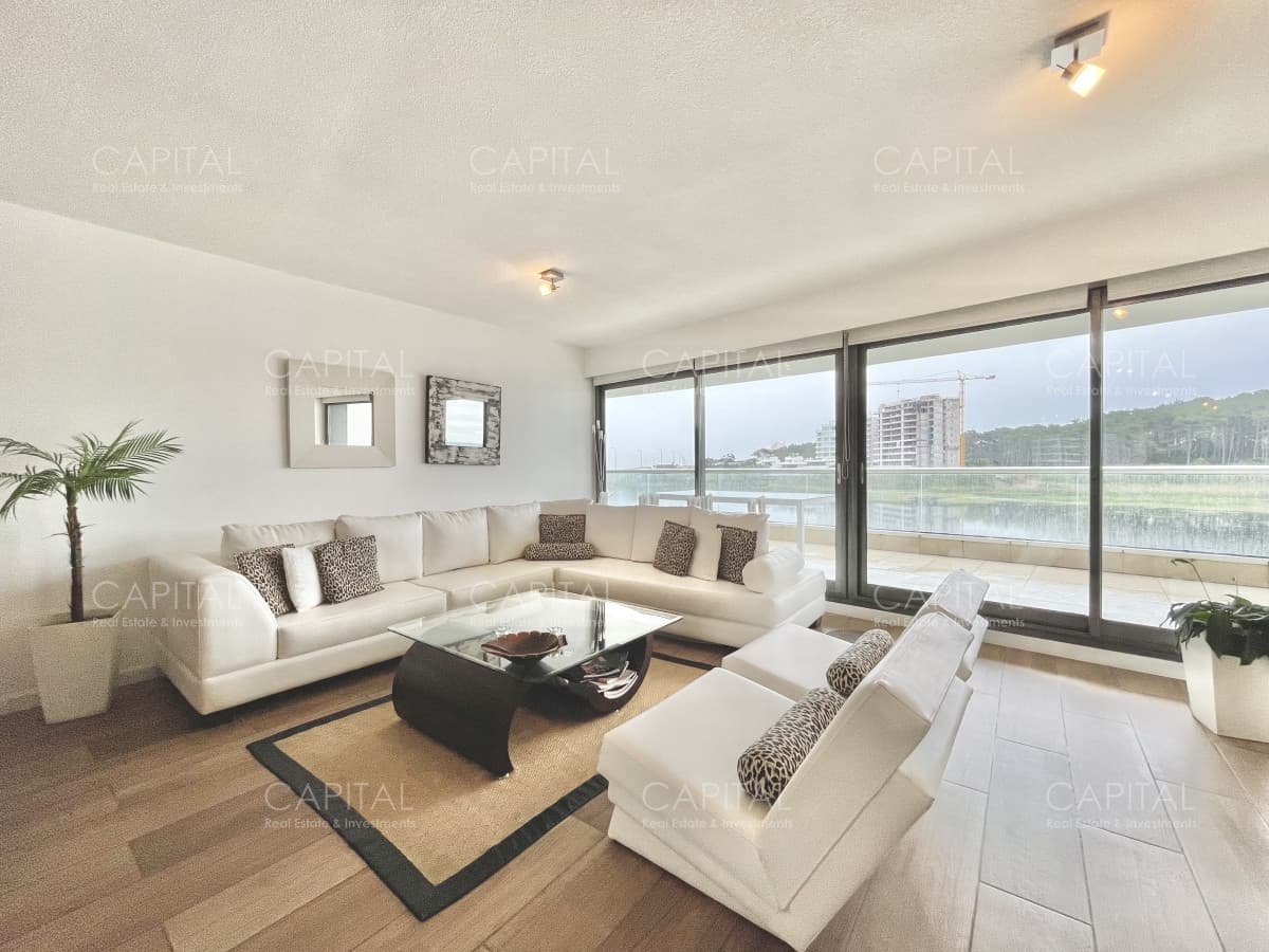 Apartamento en Venta de Tres Dormitorios en Laguna del Diario Punta del Este