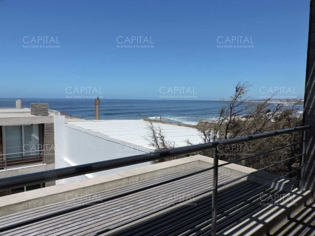 Departamento triplex frente al mar en La Barra