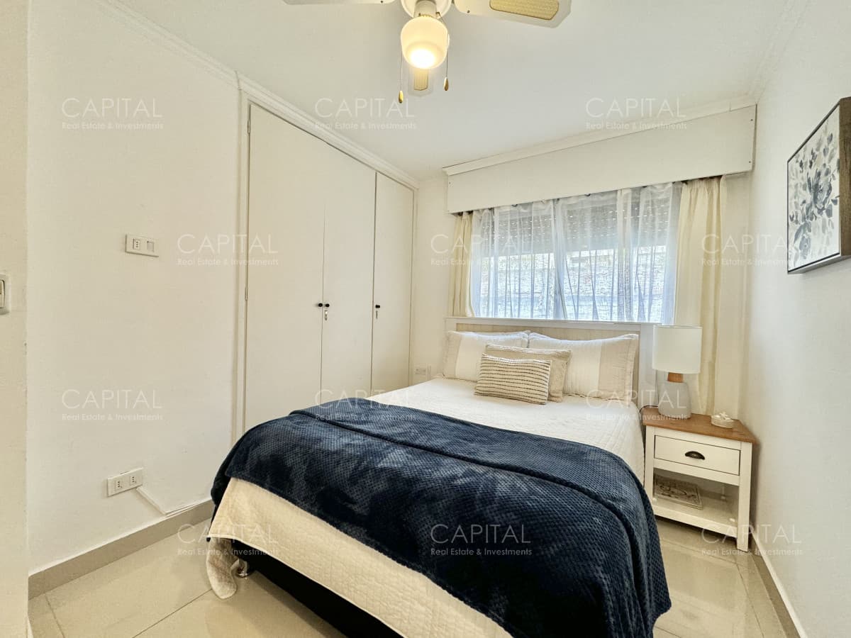 Apartamento de tres dormitorios con vista al mar, Playa Mansa, Punta del Este