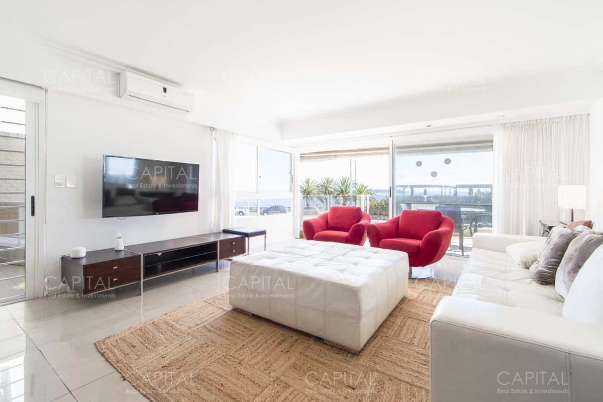 Puerto de Punta Del Este Departamento en Venta de Tres Dormitorios