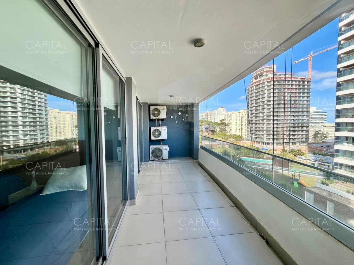 Apartamento en Venta dos dormitorios en playa Brava de Punta del Este