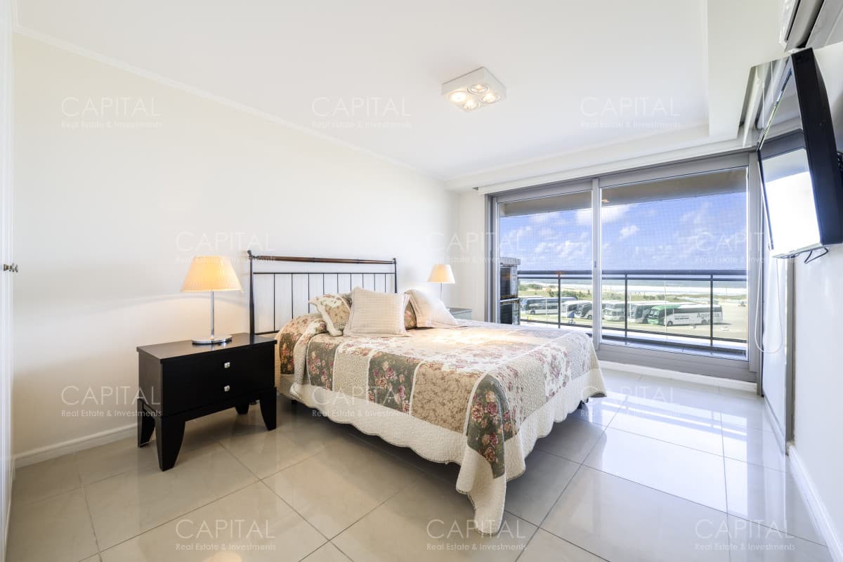 Departamento en Imperiale Punta del Este Venta de Tres Dormitorios en Playa Brava