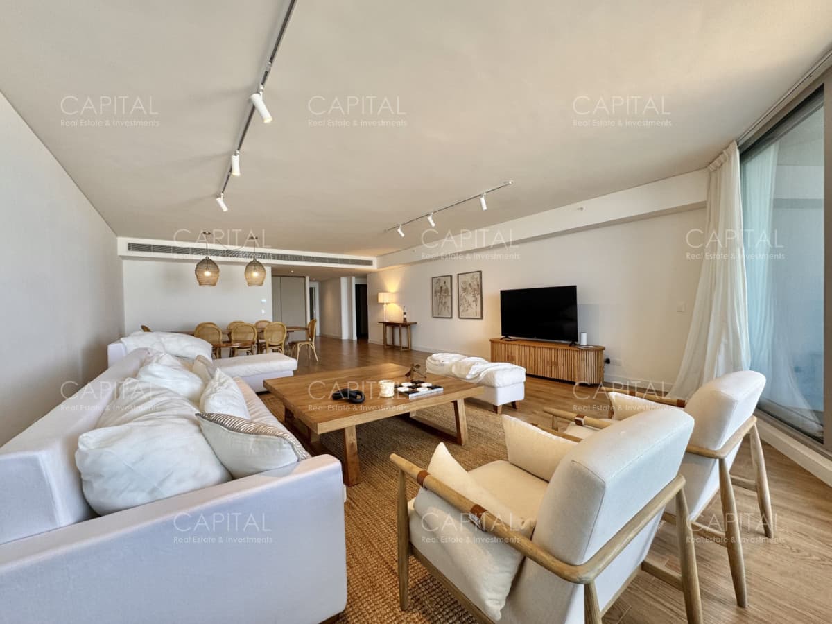 Trump Tower de tres dormitorios esquinero en venta