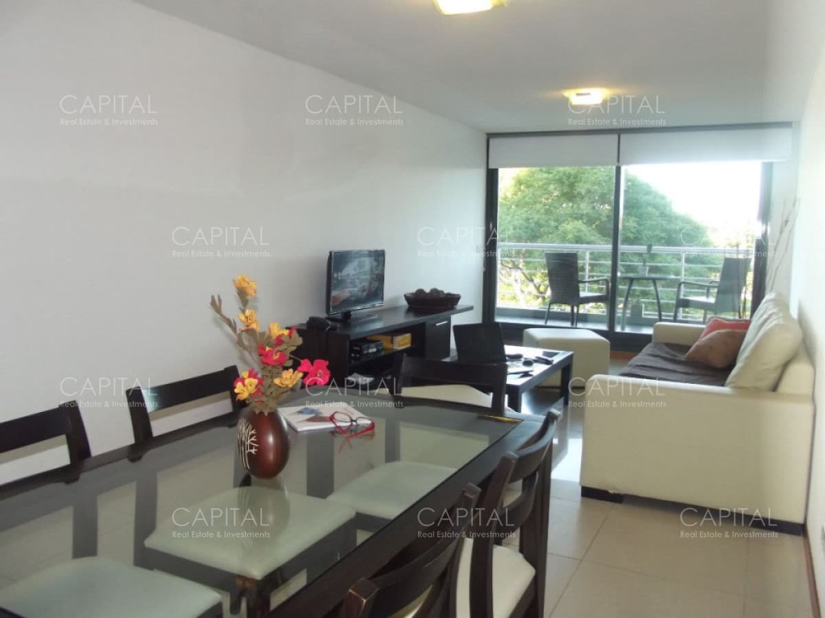 Apartamento de dos dormitorios en venta en torre con servicios con inmejorable ubicación