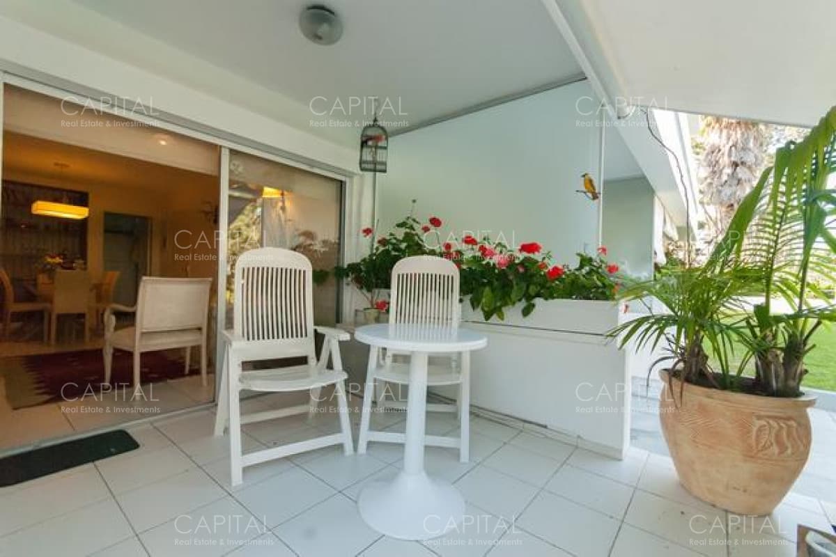 Apartamento en venta de dos dormitorios en venta, playa mansa.