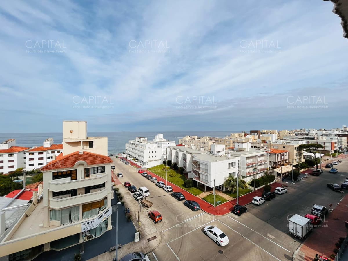 Apartamento Dos Dormitorios en Peninsula con Vista al Mar