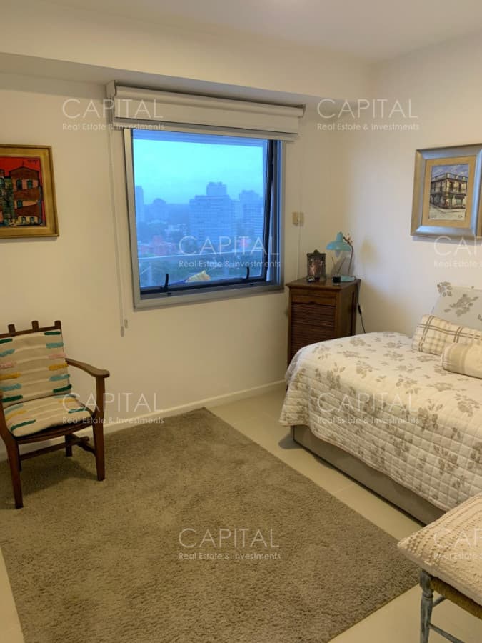 Apartamento en Venta de Dos Dormitorios  Playa Brava , Punta del Este