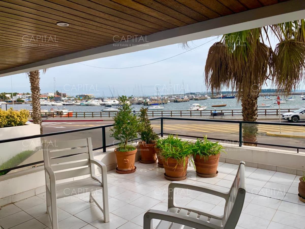 Espectacular Apartamento Frente al Puerto con vista al Mar, Punta del Este