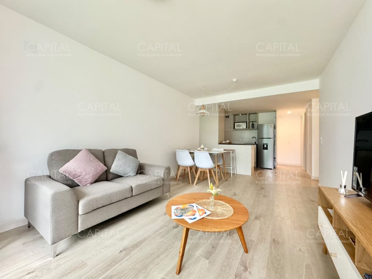Aparamento de dos dormitorios en venta zona Tres Cruces - La Comercial