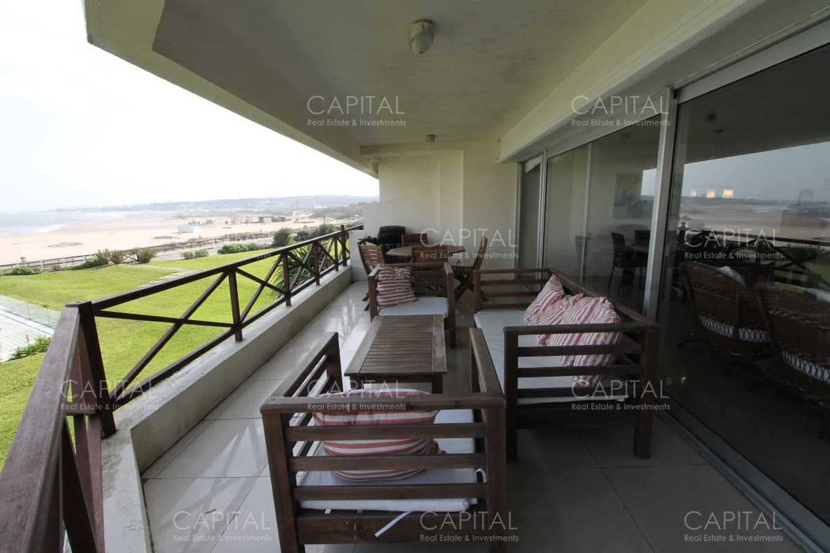 Lomas de Manantiales 3 suites frente a Bikini Beach