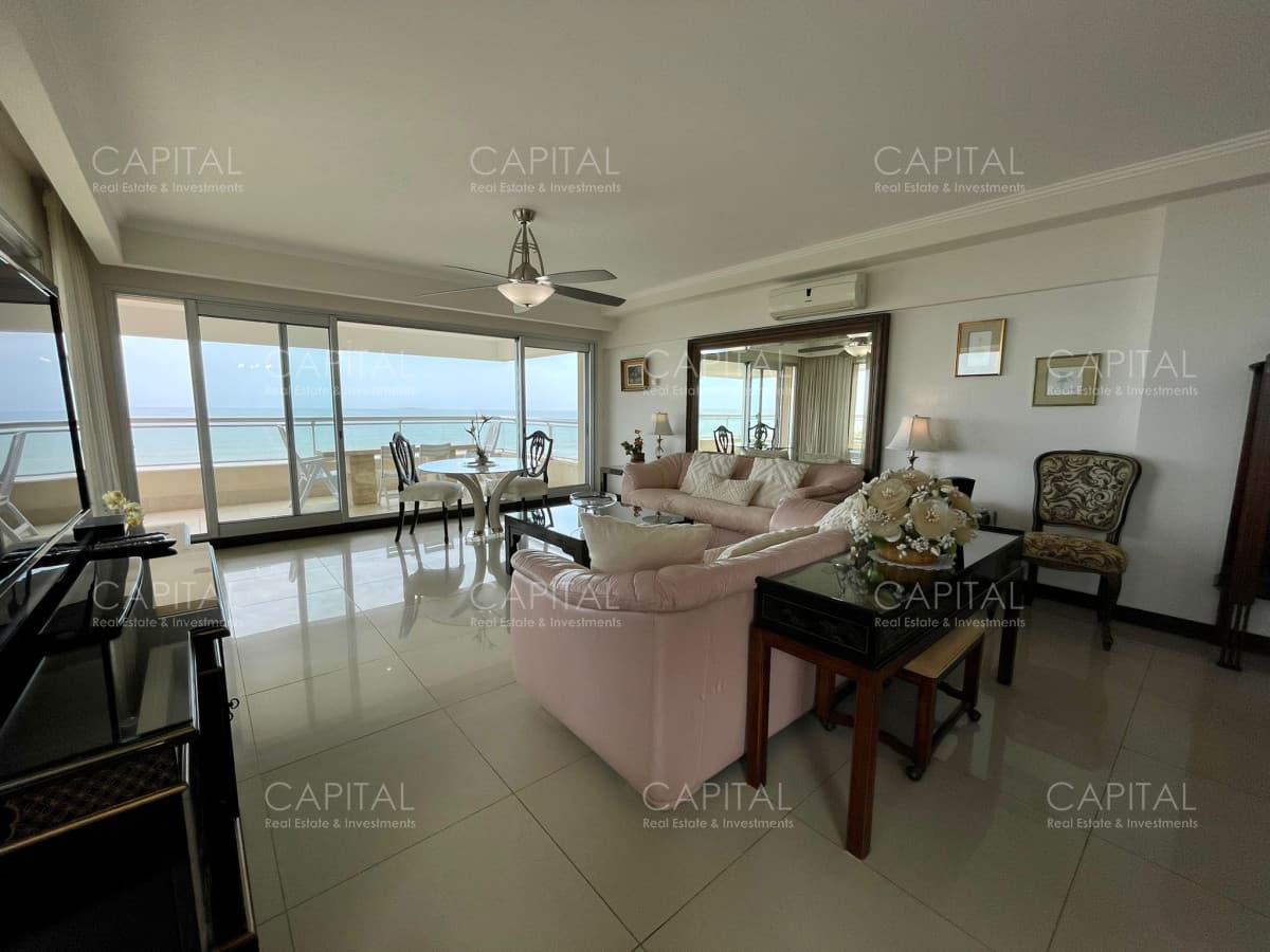 Apartamento en Torre Lobos Punta del Este Tres Dormitorios en Suite