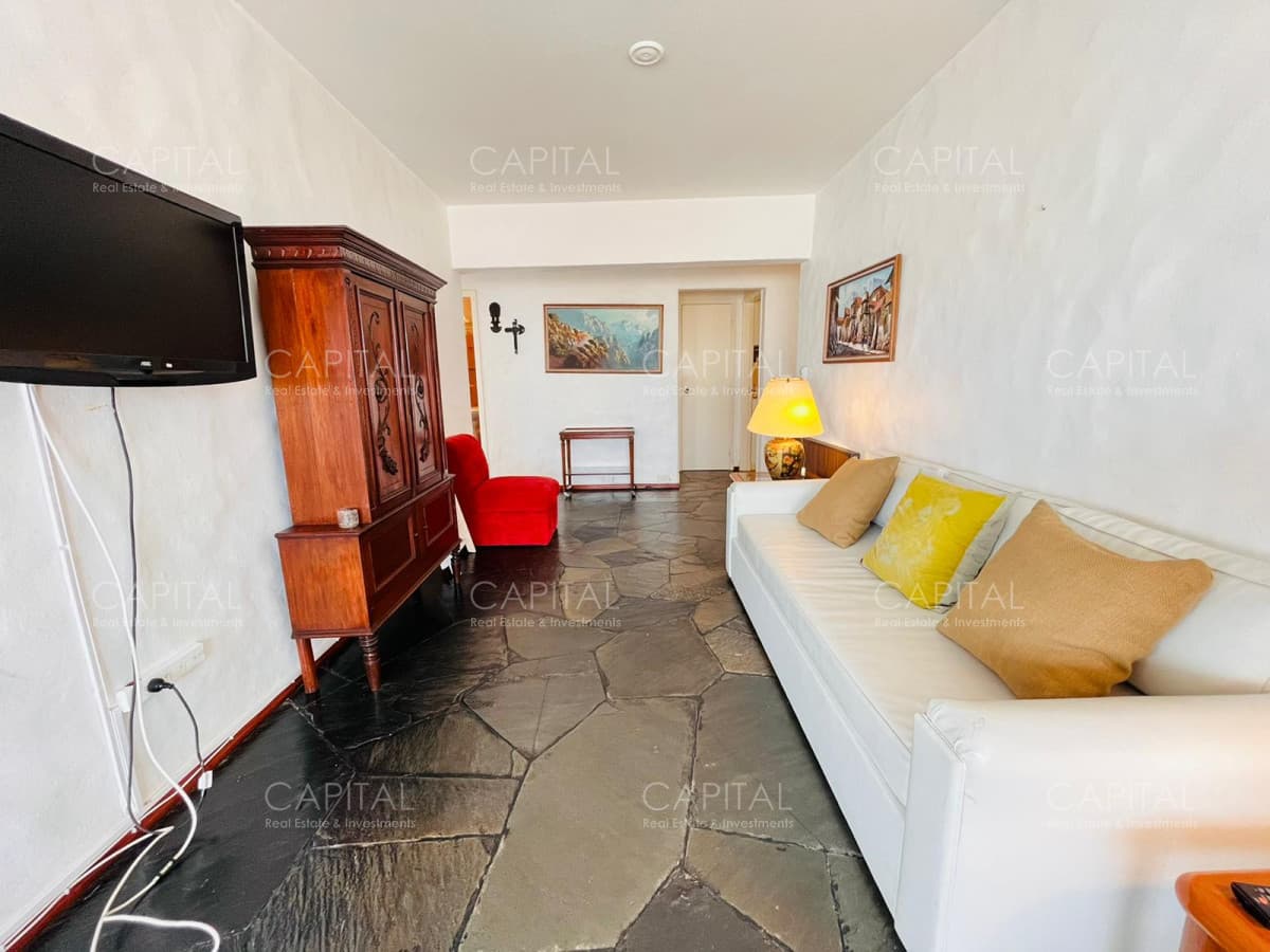 Apartamento Dos Dormitorios en Peninsula con Vista al Mar