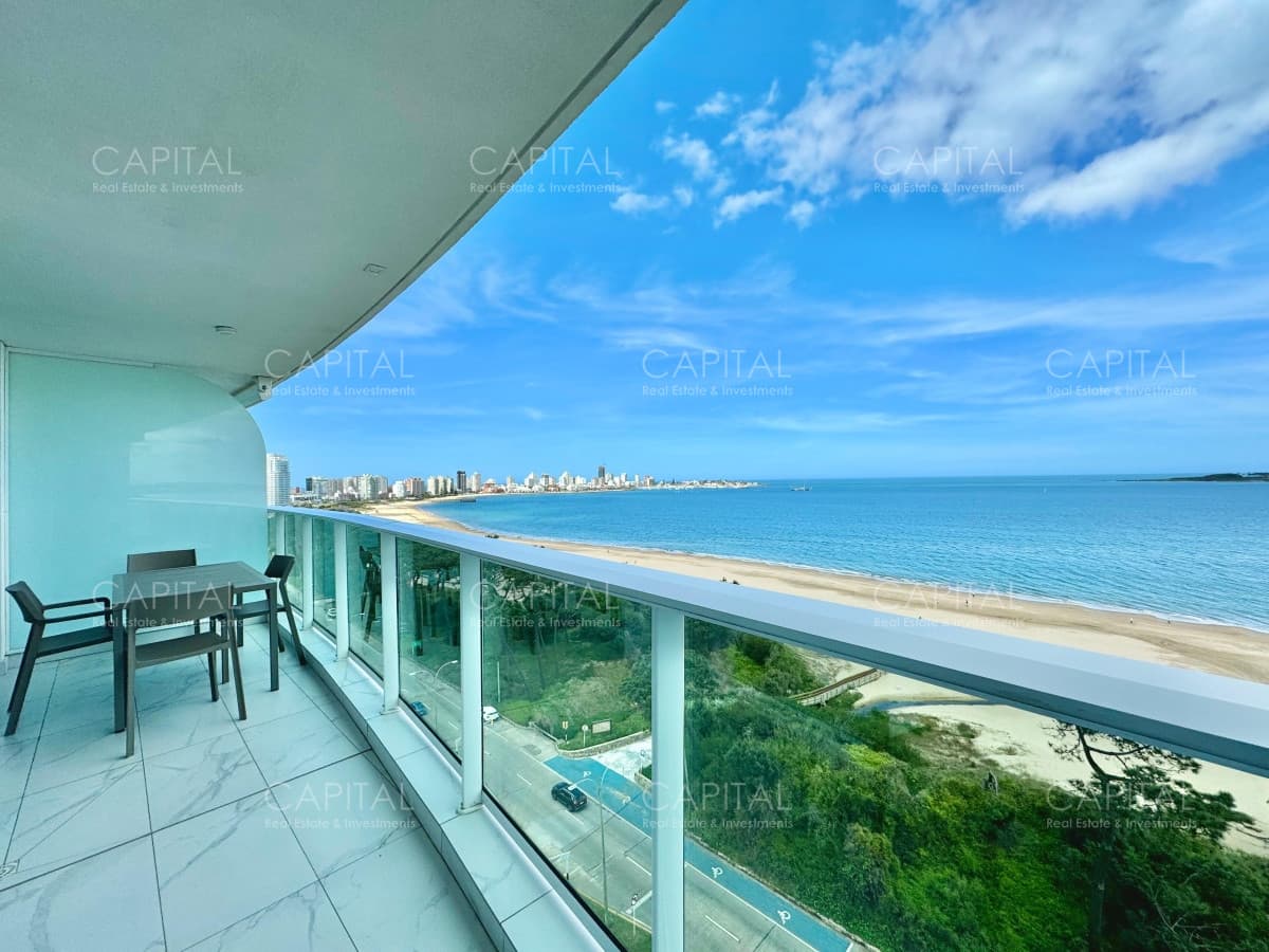 Apartamento de tres dormitorios en suite en Paramount Smart Tower en Venta