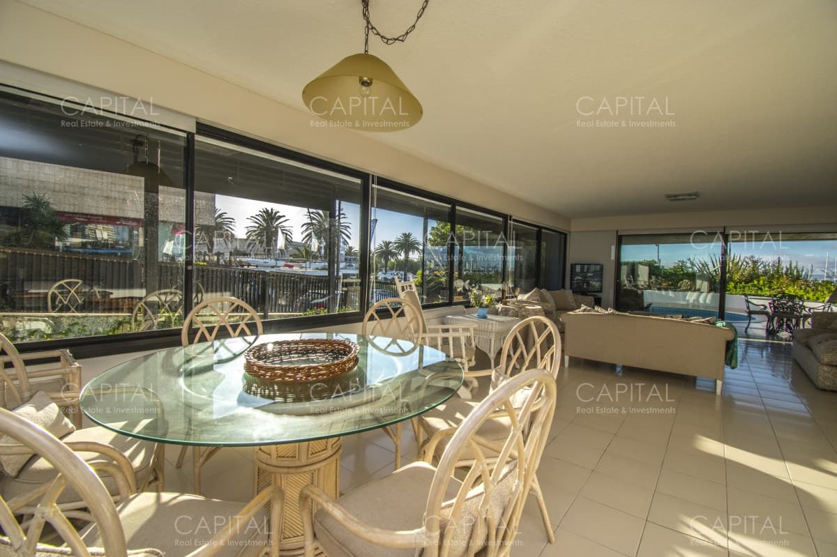 Espectacular departamento con vista al Puerto de Punta del Este.