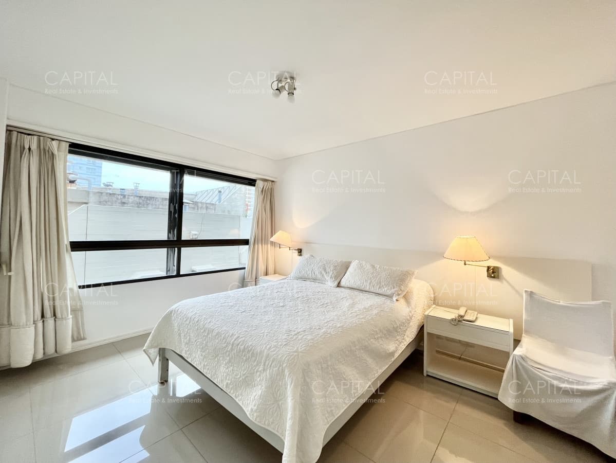 Departamento Reciclado  en Venta de 3 Dormitorios en Península