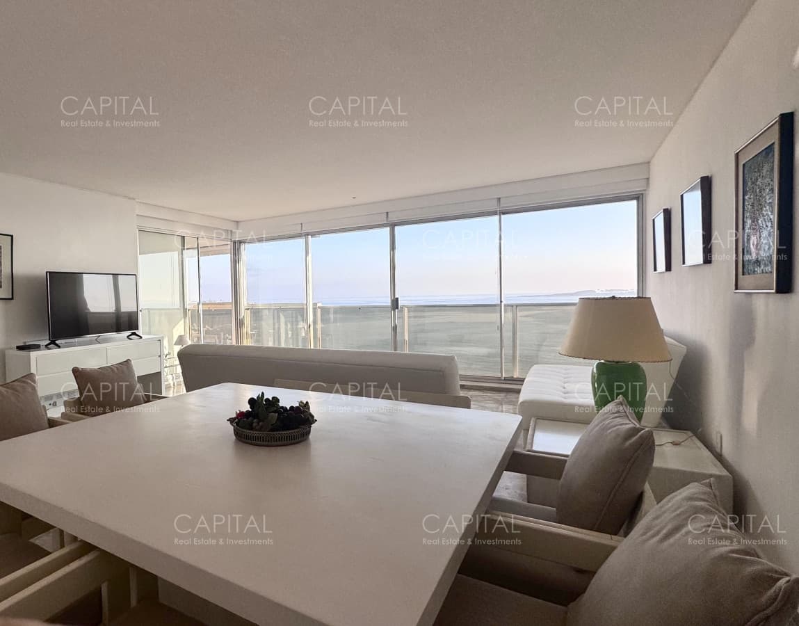 Apartamento en venta en Playa Mansa Punta del Este