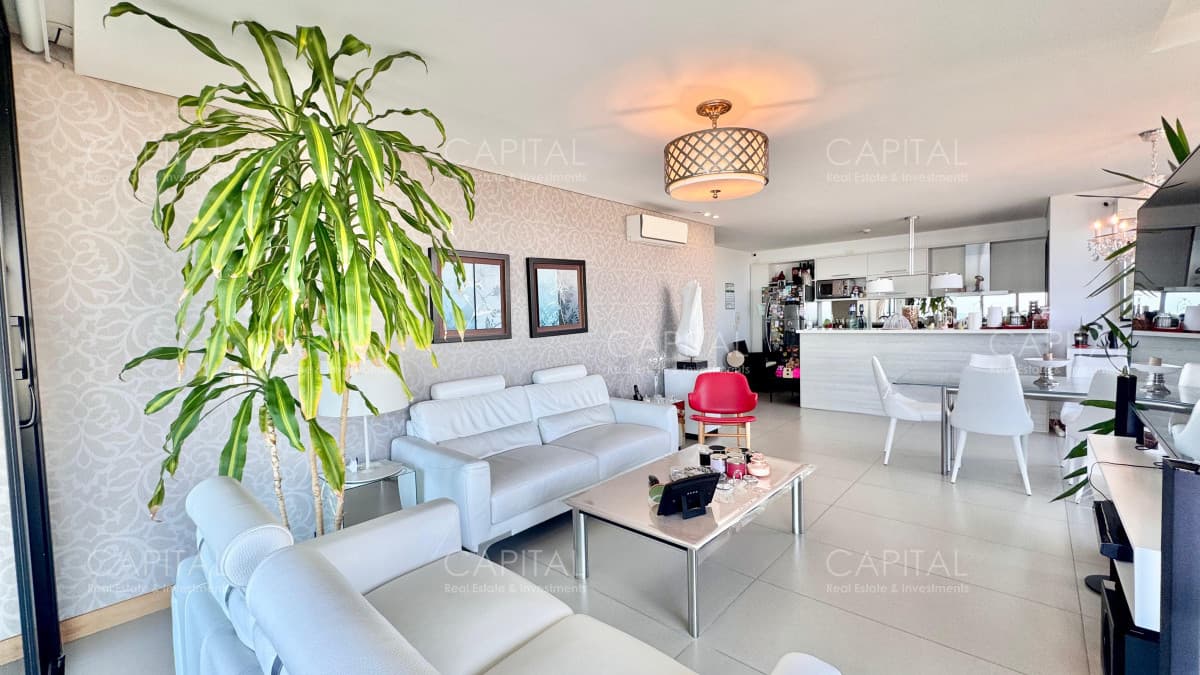 Apartamento en venta en primera fila frente al mar