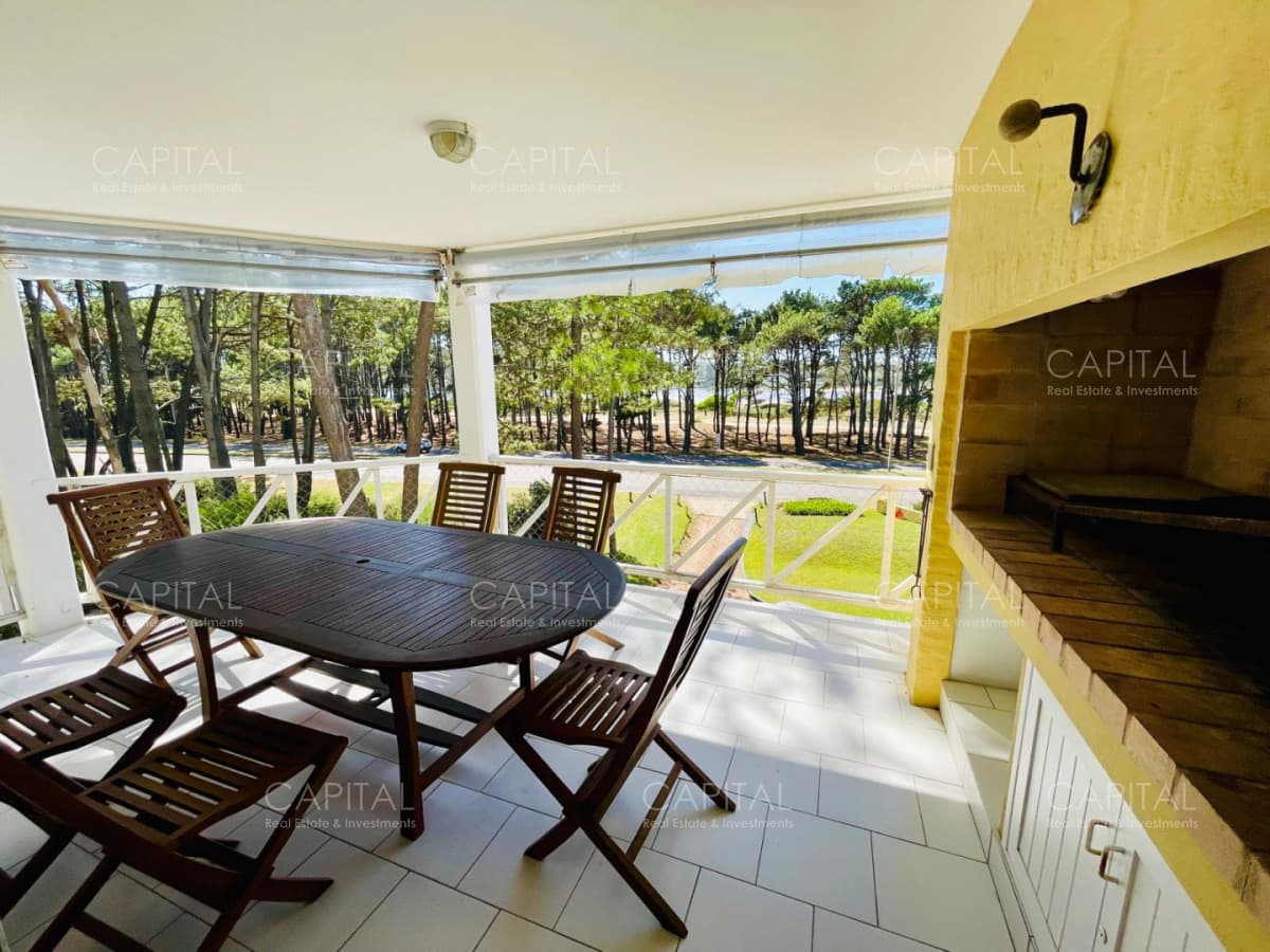 Departamento en venta frente a Playa Brava en Rincón del Indio