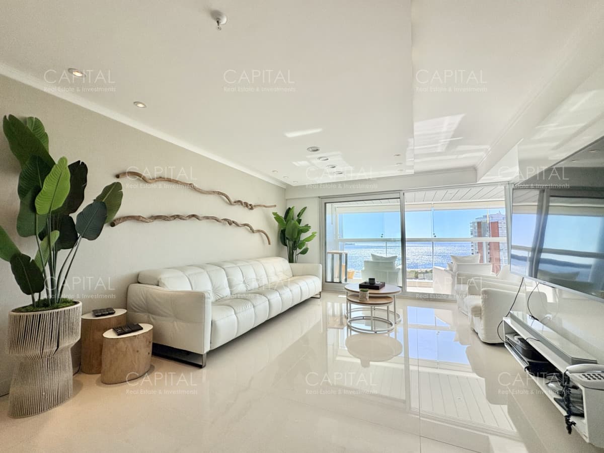 Miami Boulevard de tres dormitorios y dependencia en Venta