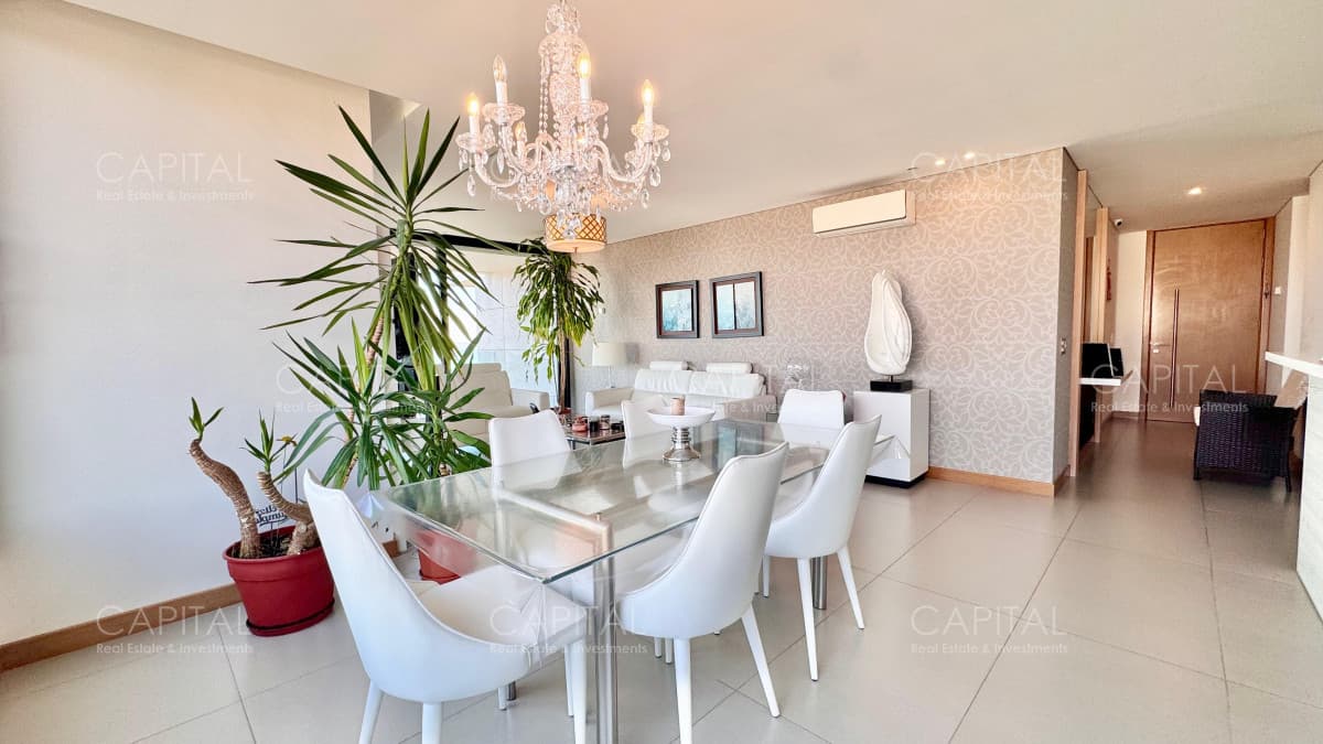 Apartamento en venta en primera fila frente al mar