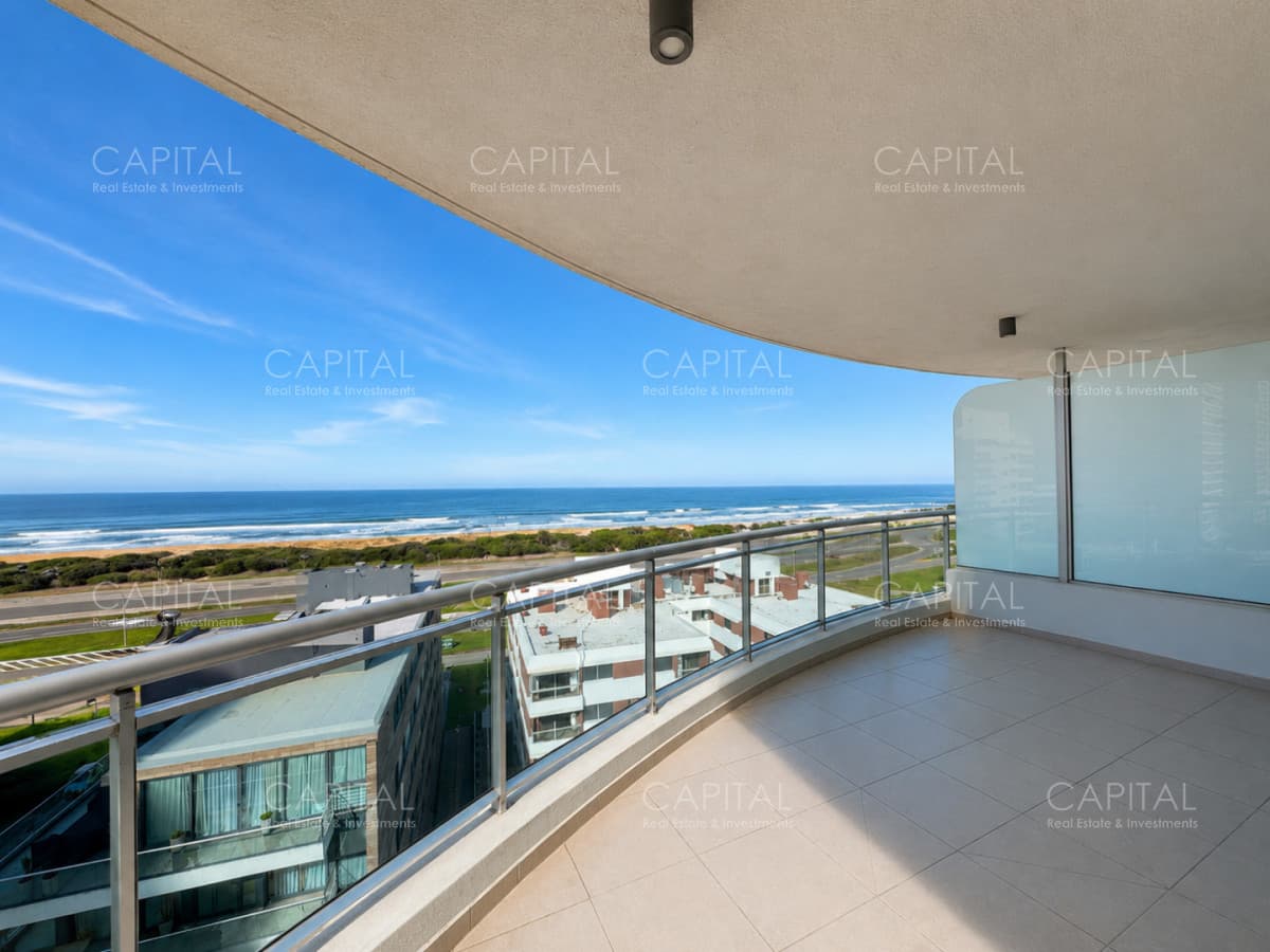 Apartamento 3 dormitorios con vista al Mar en playa Brava