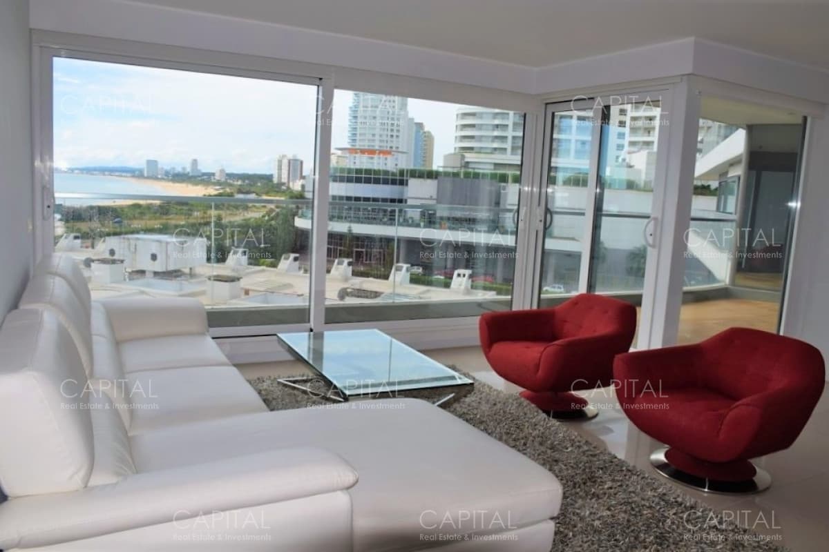 Muy buen apartamento de 3 suite en Playa Mansa - Alexander Collection
