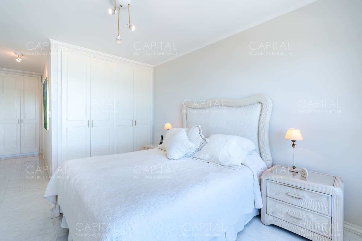 Coral Tower Esquinero frente al Mar Punta del Este Apartamento en Venta