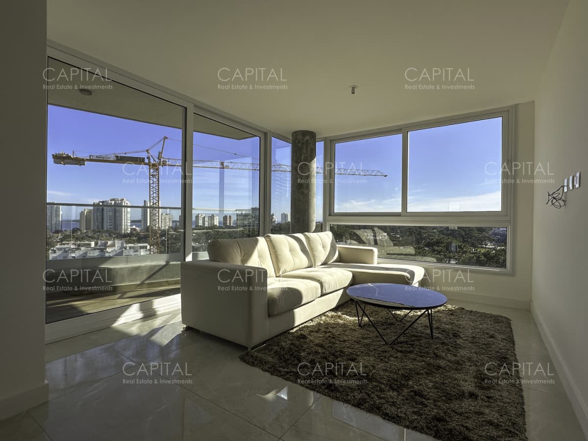 Apartamento de 3 Dormitorios en Venta en Aidy Grill Punta del Este