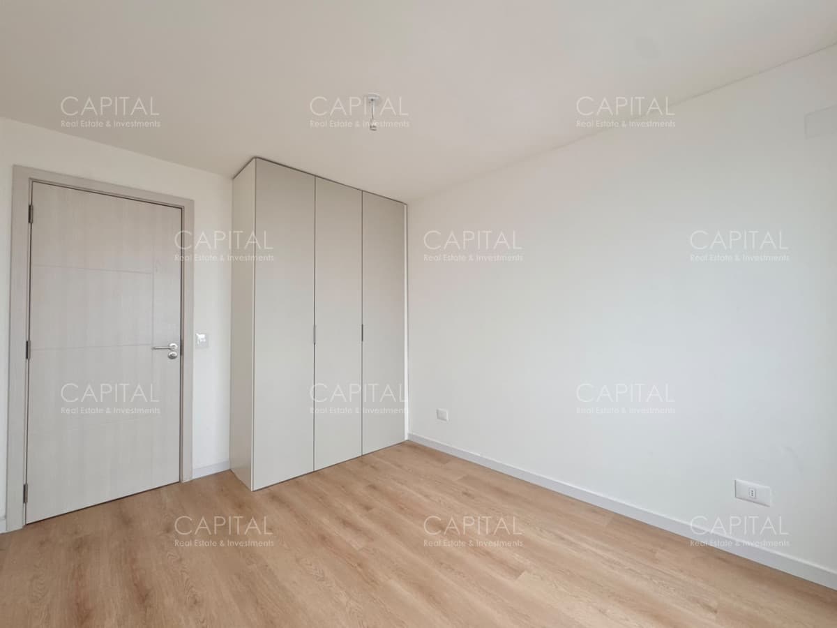 Apartamento de un dormitorio en venta piso alto en zona Tres Cruces
