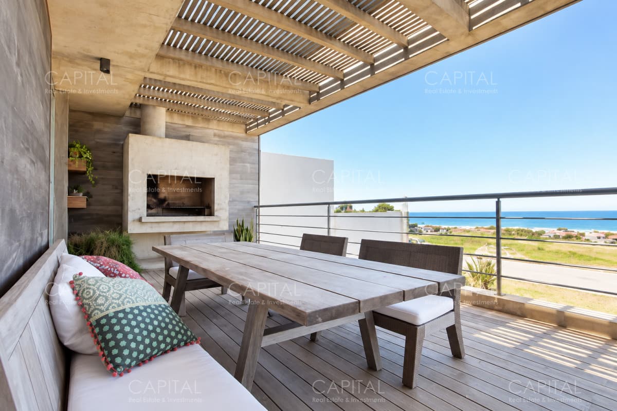 Duplex frente al mar en La Barra con espectacular vista al mar