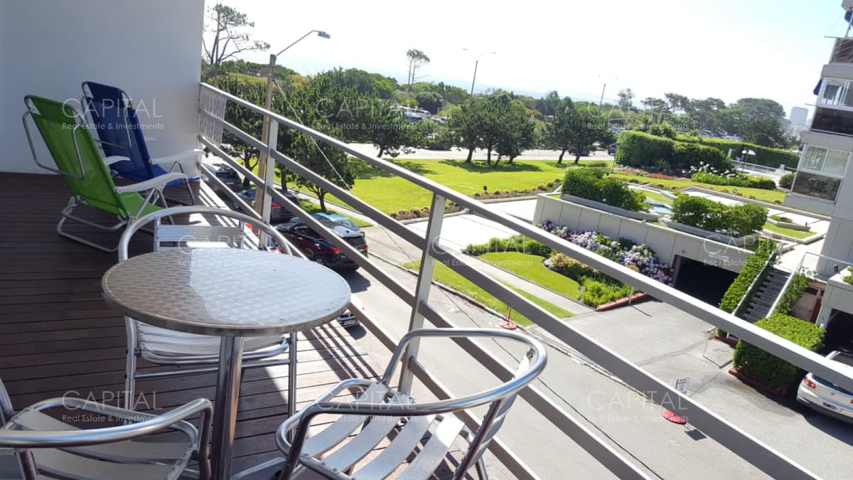 Apartamento en Venta Playa Mansa Punta del Este Dos Dormitorios
