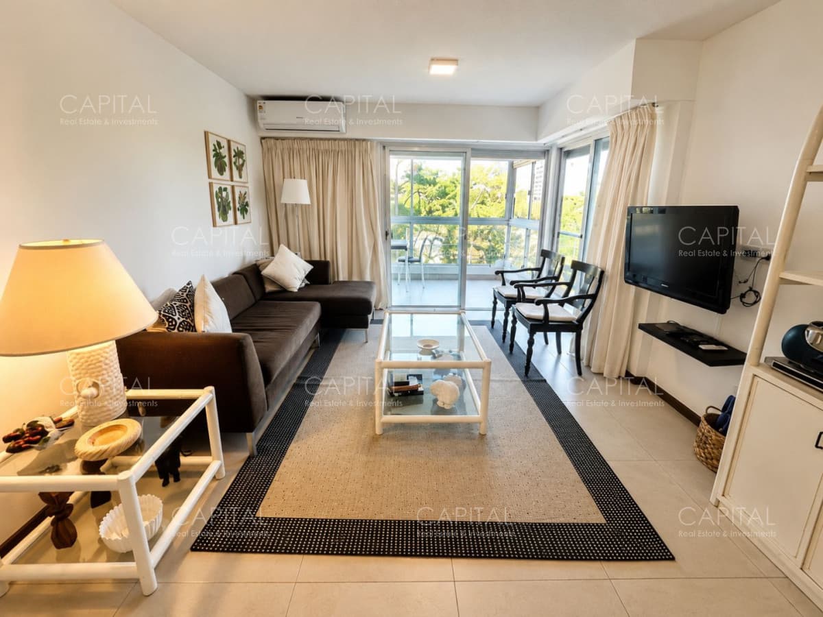 Apartamento tres ambientes amplios cerca de servicios en venta
