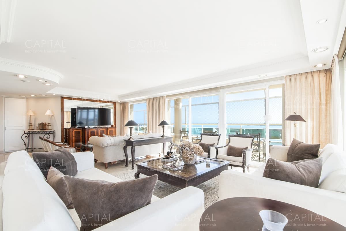 Penthouse en Coral Tower en Venta