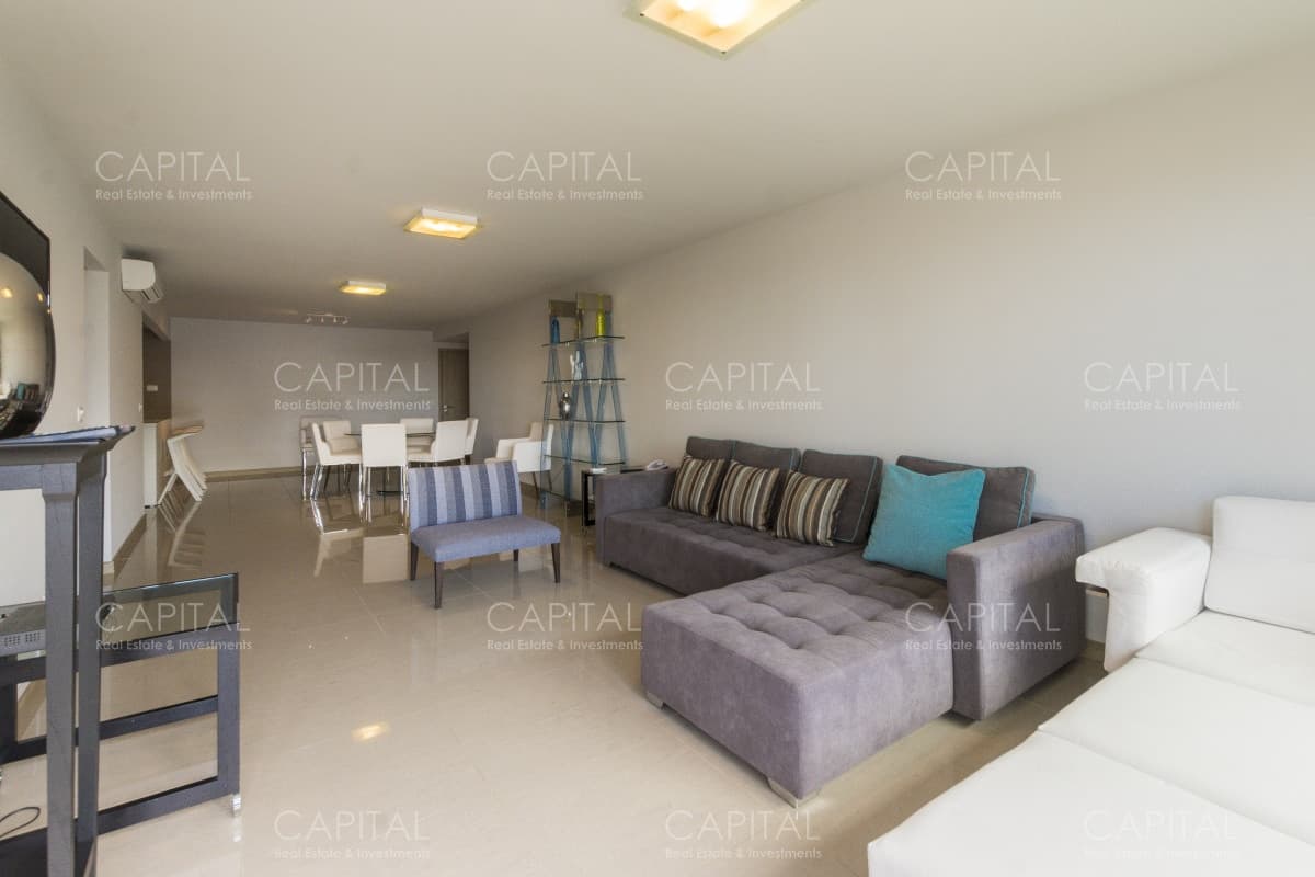 Departamento en venta y alquiler de tres dormitorios con muy buenos servicios