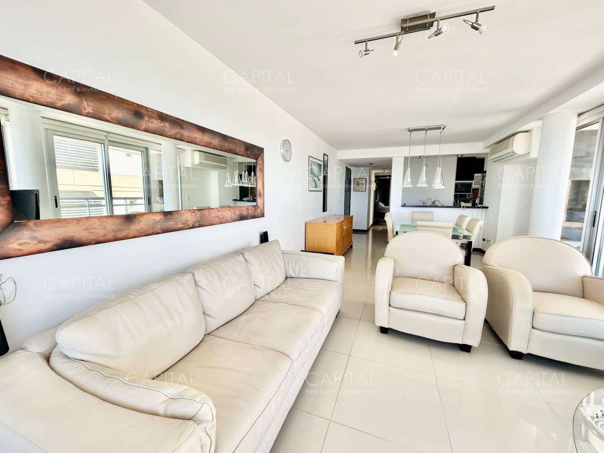 Apartamento en primera fila en venta con 2 parrilleros propios.