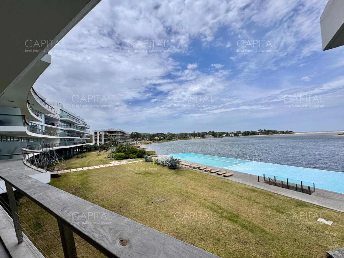 Increíble Departamento con gran vista a la desembocadura y el mar