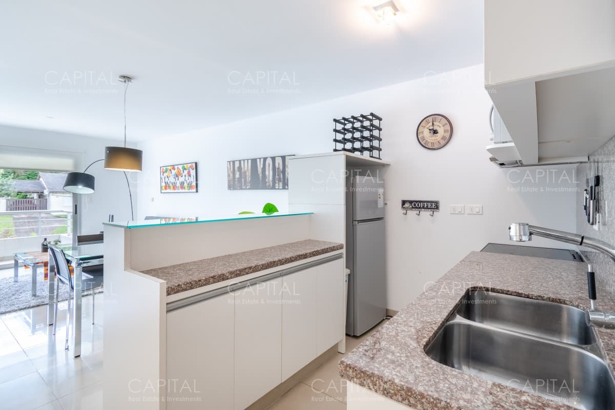 Muy buen apartamento de un dormitorio en Venta en el Golf de Punta del Este