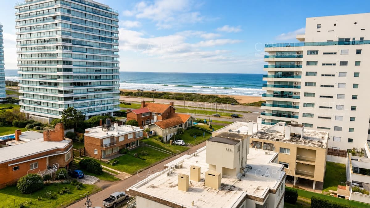 Excelente departamento 3 dormitorios con parrillero en Playa Brava