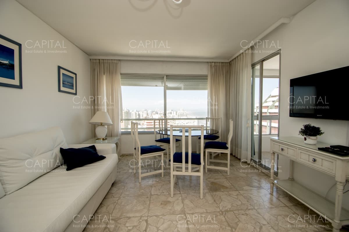 Apartamento en Alquiler de Dos Dormitorios Punta Del Este