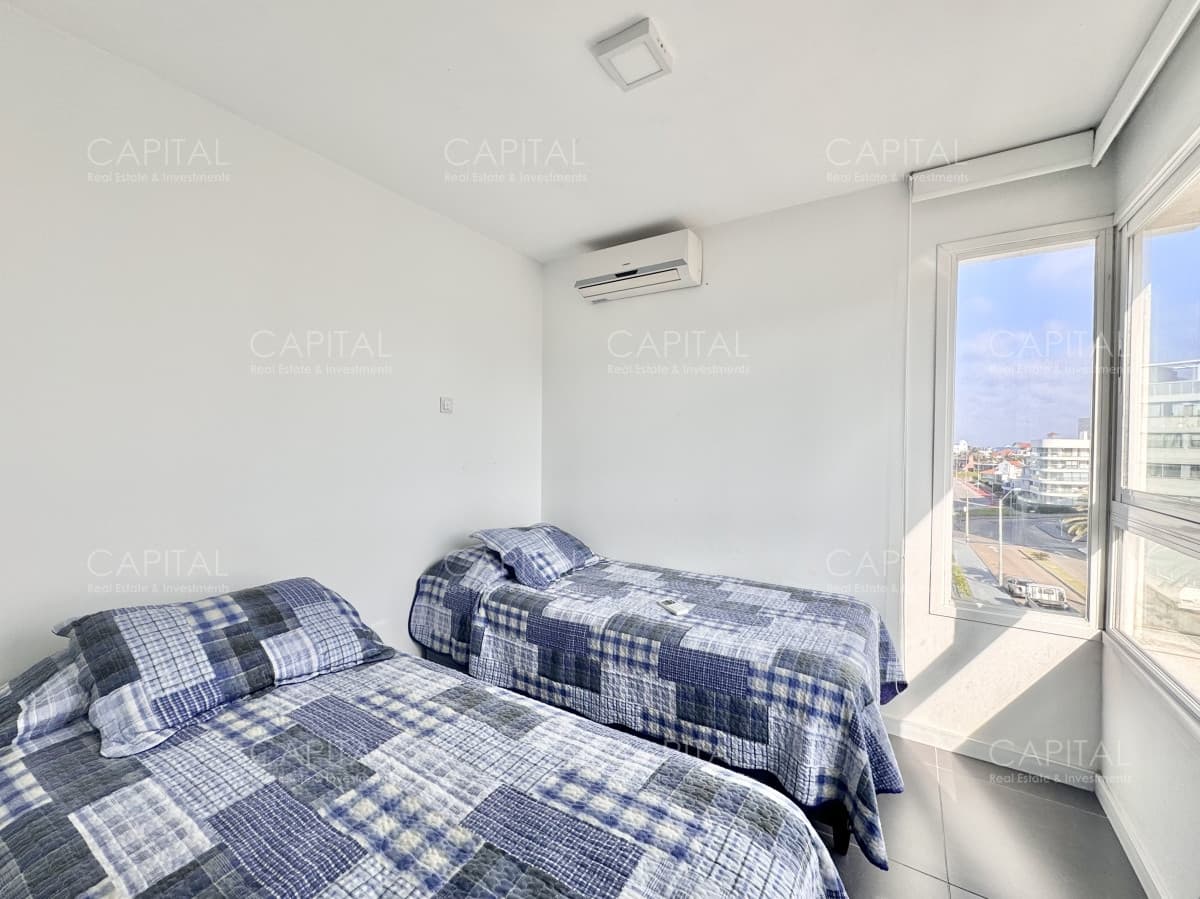 Apartamento en Venta de Tres Dormitorios en Peninsula