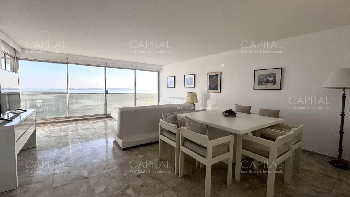 Apartamento en venta en Playa Mansa Punta del Este