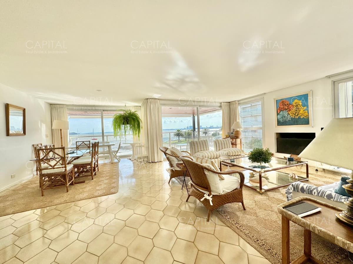 Apartamento frente al puerto de Punta del Este en Alquiler